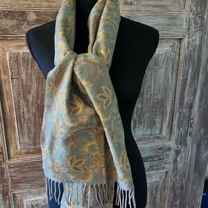 Elegant Paisley Scarf with Fringe